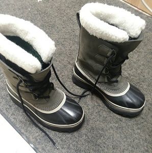 Sorel boots (Caribou) PRICE IS FIRM